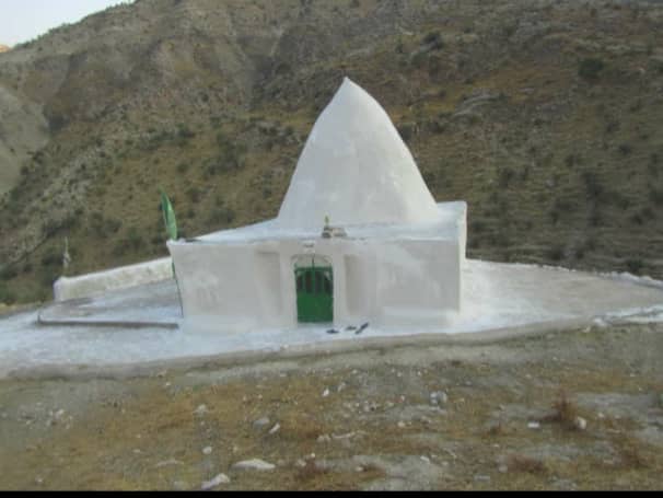 جاده دسترسی به بقعه متبرکه شهرمیر(ع)  نیازمند مرمت می باشد
