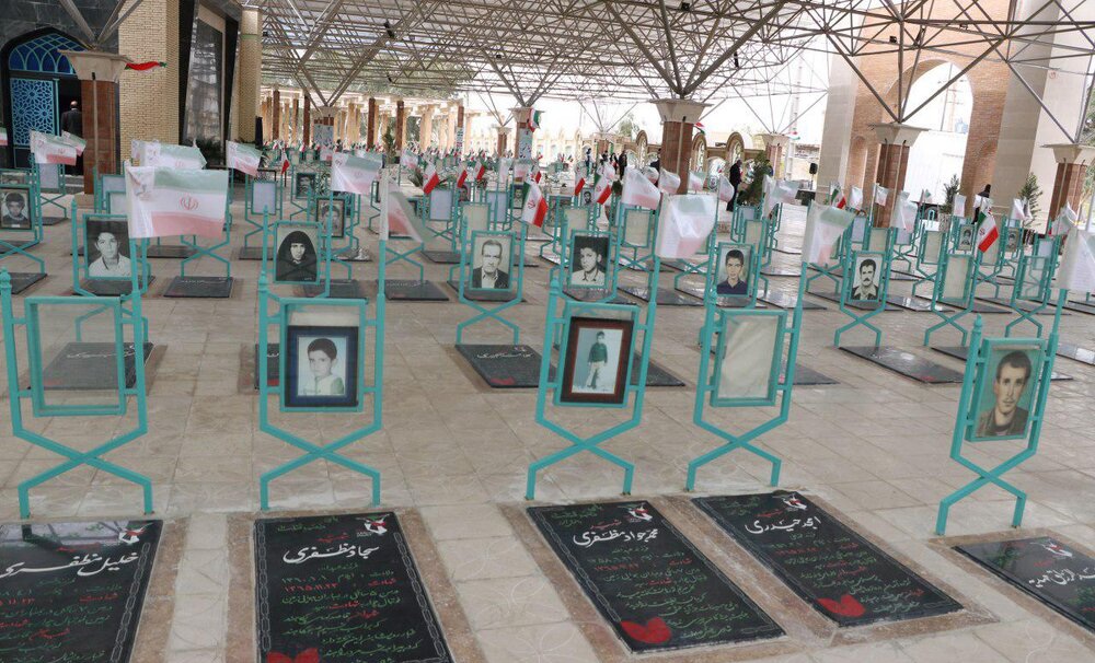 ساماندهی ۱۱ گلزار شهدا در استان ایلام
