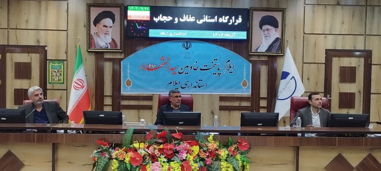 کم‌اهمیت جلوه دادن ارزش‌های اسلامی نظیر حجاب یکی از سناریوهای جبهه‌ی استکبار برای ضربه‌زدن به نظام است 