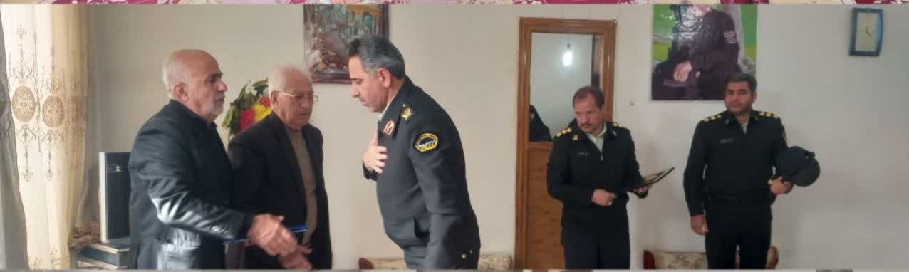خانواده شهداء مظهر فداکاري و سربلندي جامعه اند