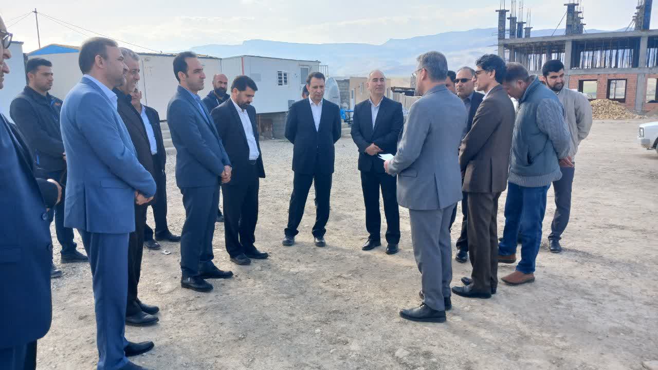 بازدید بازرس کل قضائی استان ایلام از پروژه  پتروشیمی  هلیلان