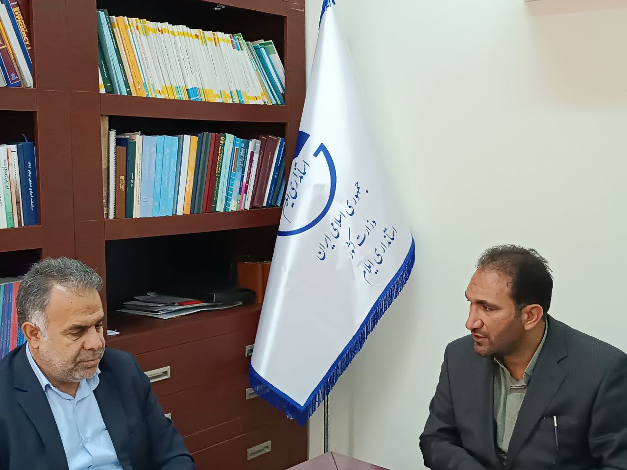 ساماندهی مزار شهدا به مثابه کانون ارزش‌های انقلابی در دستور کار قرار دارد .
