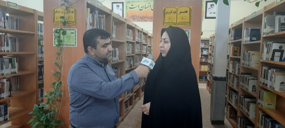 ۴۱۱ جلد کتاب به کتابخانه‌های عمومی حوزه جنوب استان ایلام اهدا شد
