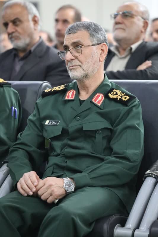 ازحضور مردم ومسئولان در مراسم تودیع ومعارفه فرمانده سپاه امیرالمومنین(ع) تقدیر وتشکر کرد