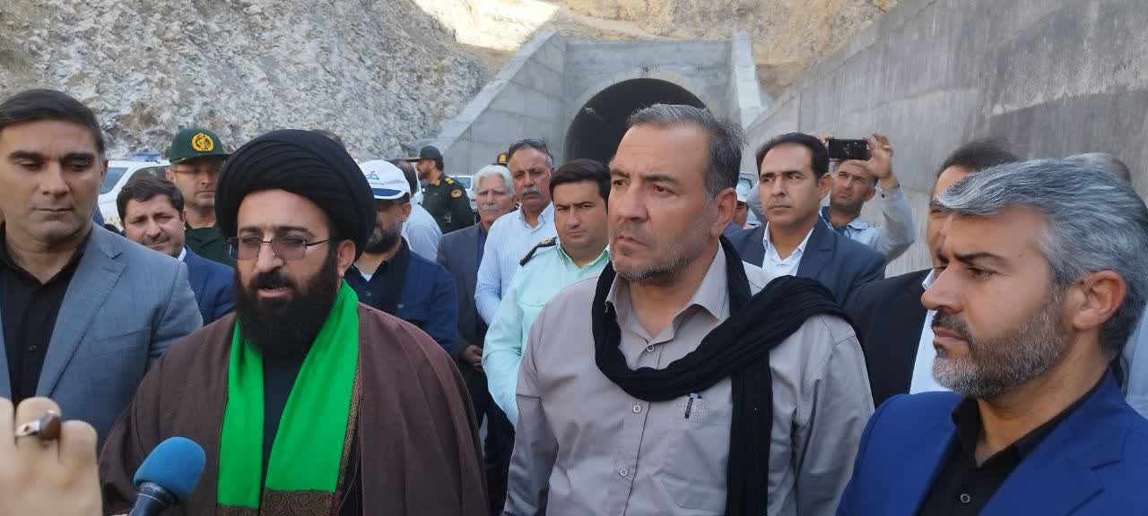 تونل کبیرکوه با رعایت الزامات ایمنی، برای تسهیل در تردد زوار اربعین‌حسینی به صورت موقت زیر بار ترافیک رفته است