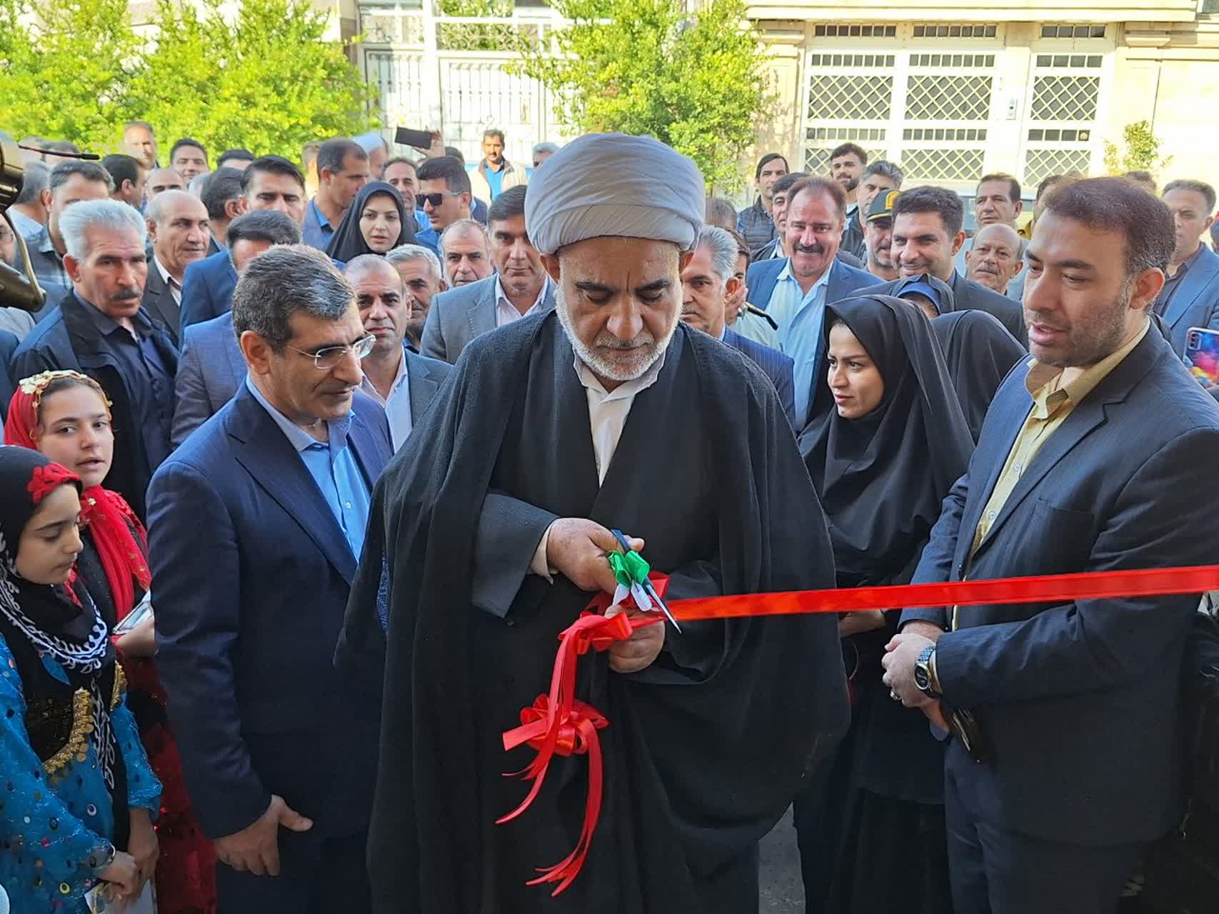 کتابخانه عمومی برکت دکتر حسن رضا محمدی در دره‌شهر  افتتاح شد