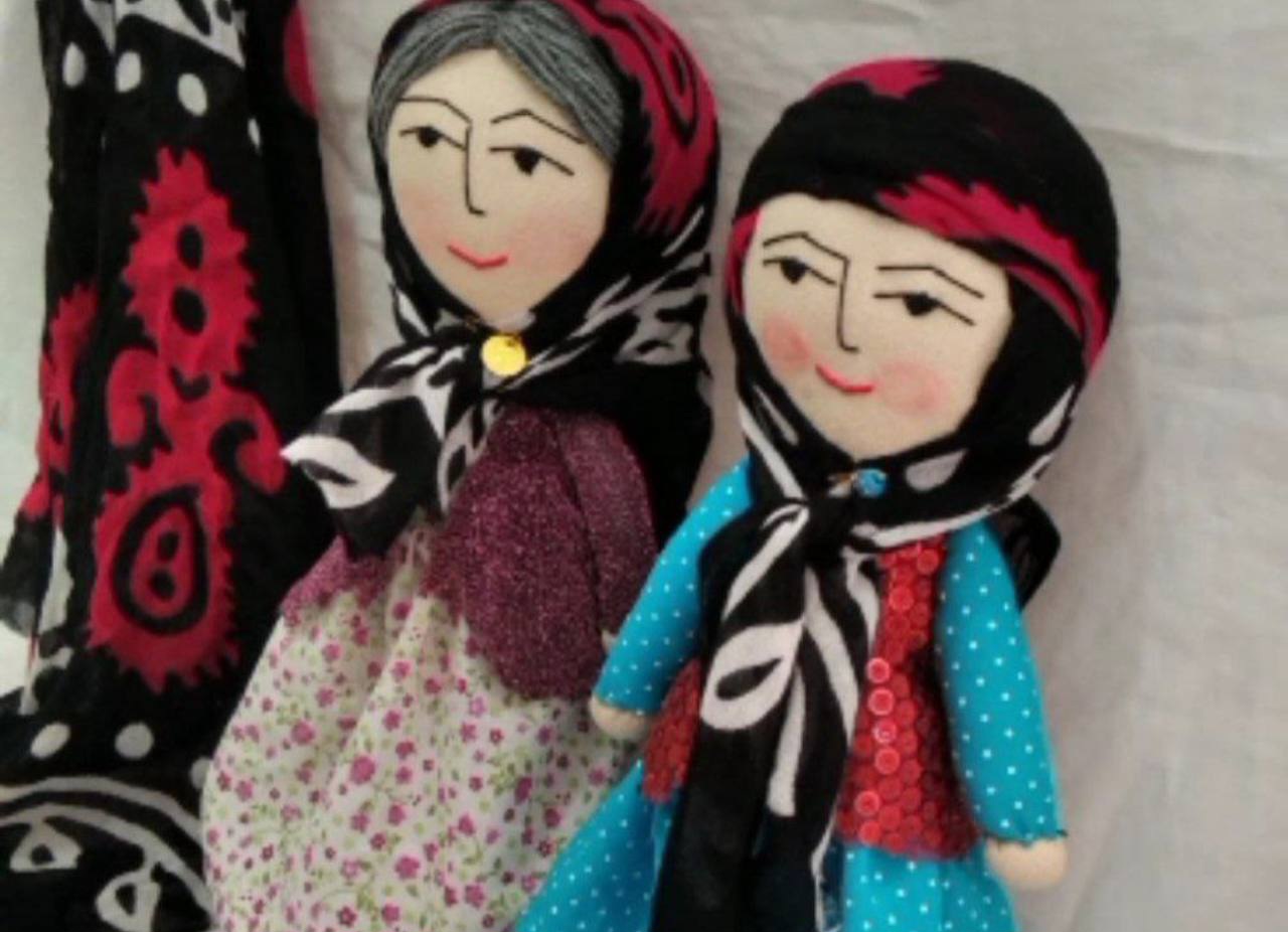 عروسک “گُل‌پَری” سفیر فرهنگ و هنر ایلام در نمایشگاه‌ ملی صنایع‌دستی 