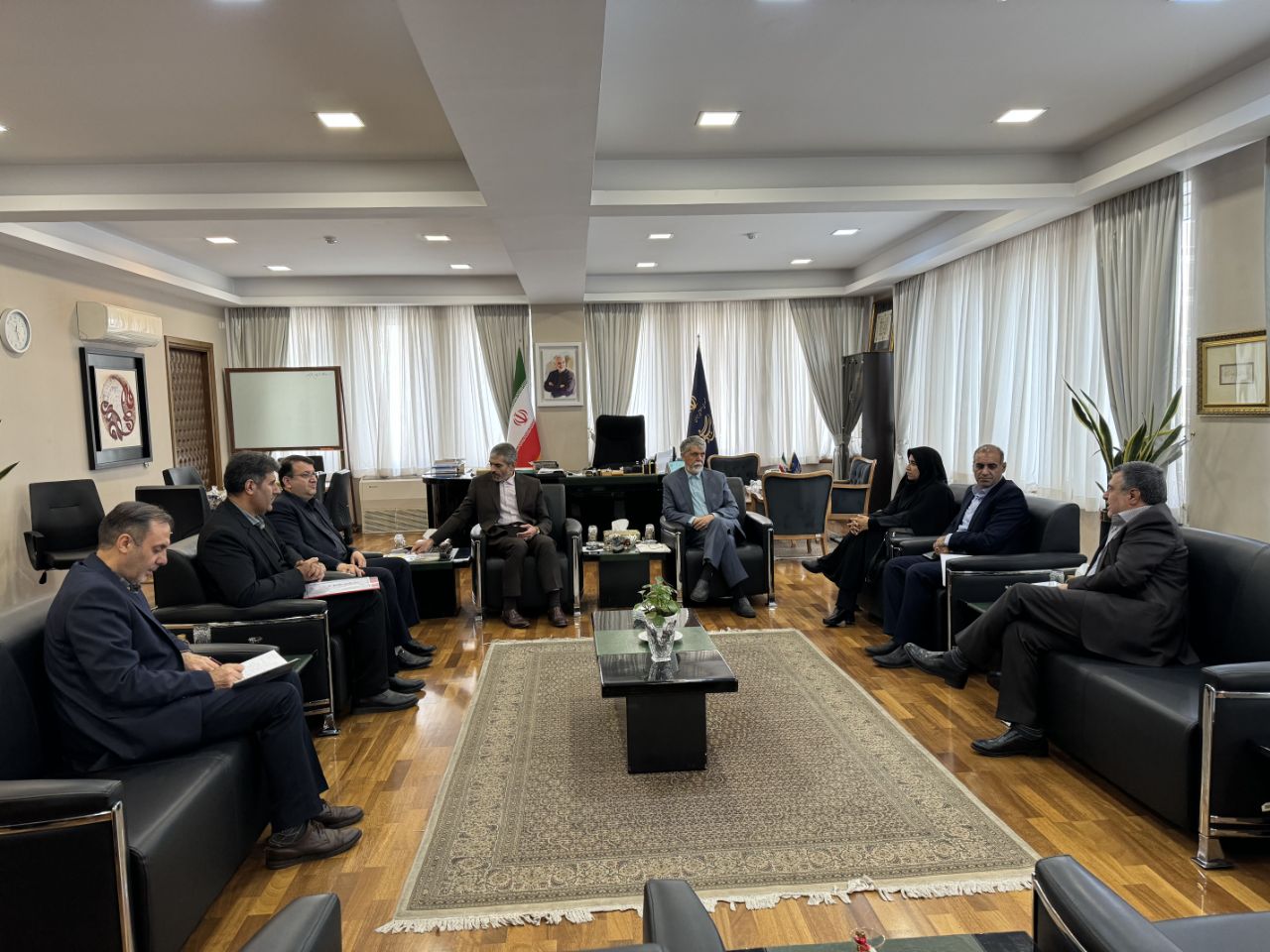 دیدار مجمع نمایندگان استان با وزیر  فرهنگ وارشاد