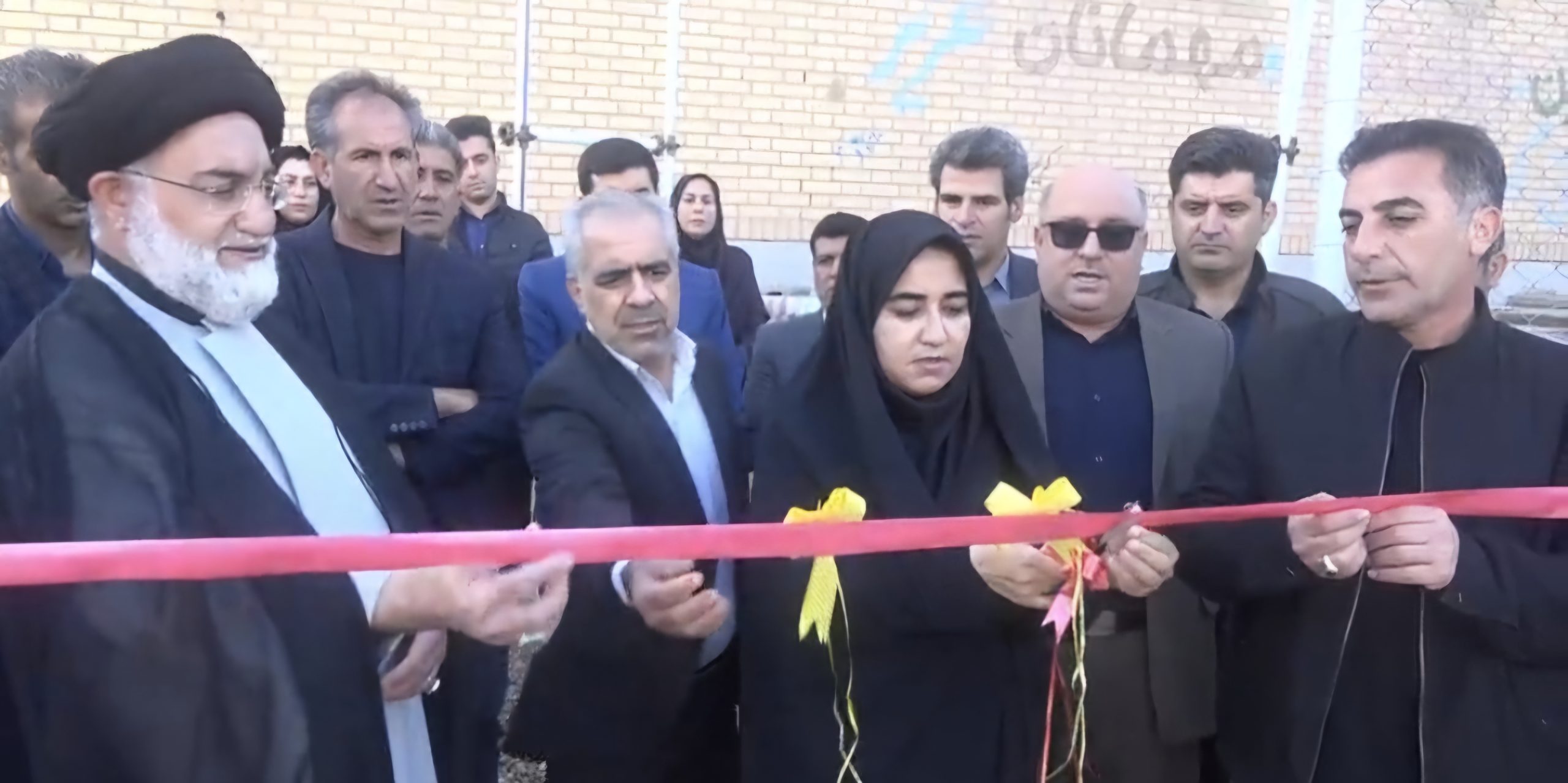 افتتاح زمین چمن فوتبال شهید پیر حیاتی در شهرستان  ایوان