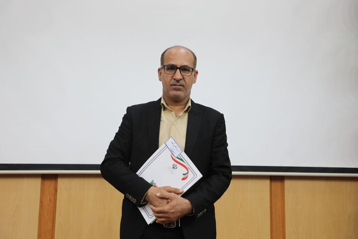 خبرنگار توانای  دهلرانی رتبه برتر جشنواره اربعین در راهداری ایلام را کسب کرد