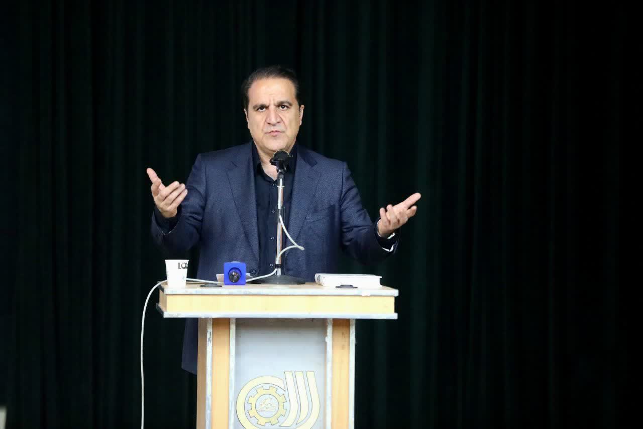 شعار سال فرصتی مناسب برای درآمد پایدار شهرداری‌ها و دهیاری‌ها می باشد