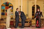 فرزند مرا عشق بیاموز  ودگر هیچ!