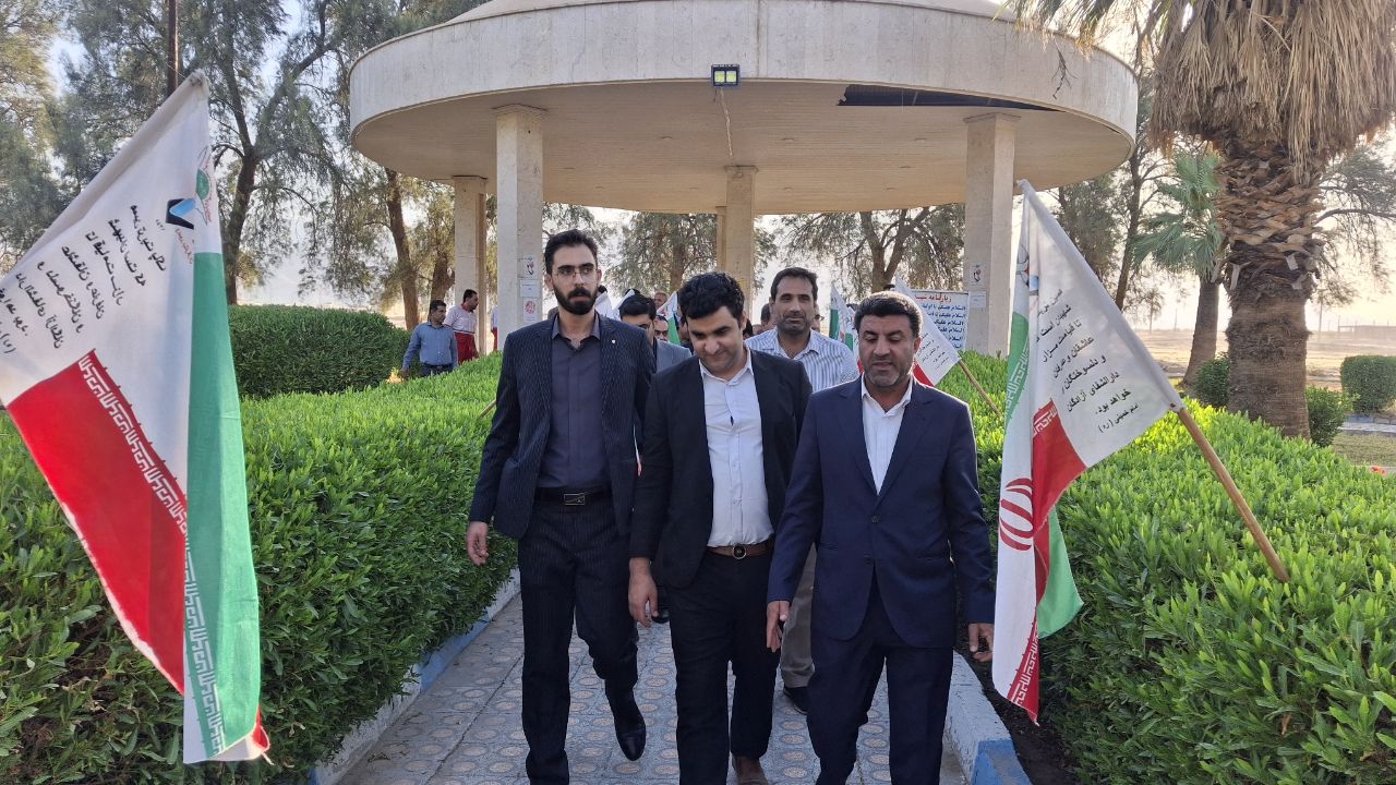 ادای احترام قضات واعضای شورای اداری دهلران به  شهدای  گمنام