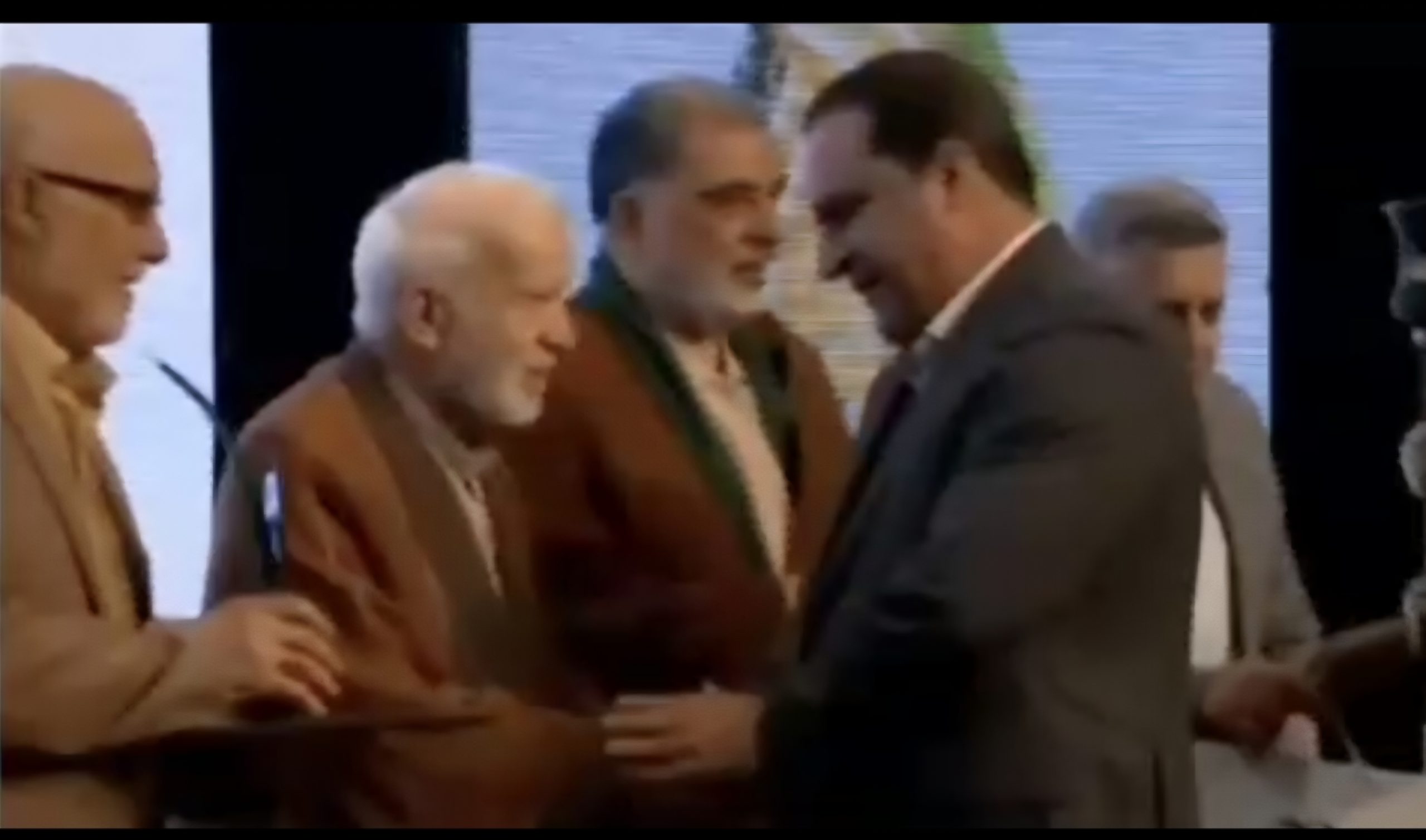 اعطای “نشان وفا” و “خادم حسینی ایران” به استاندار ایلام