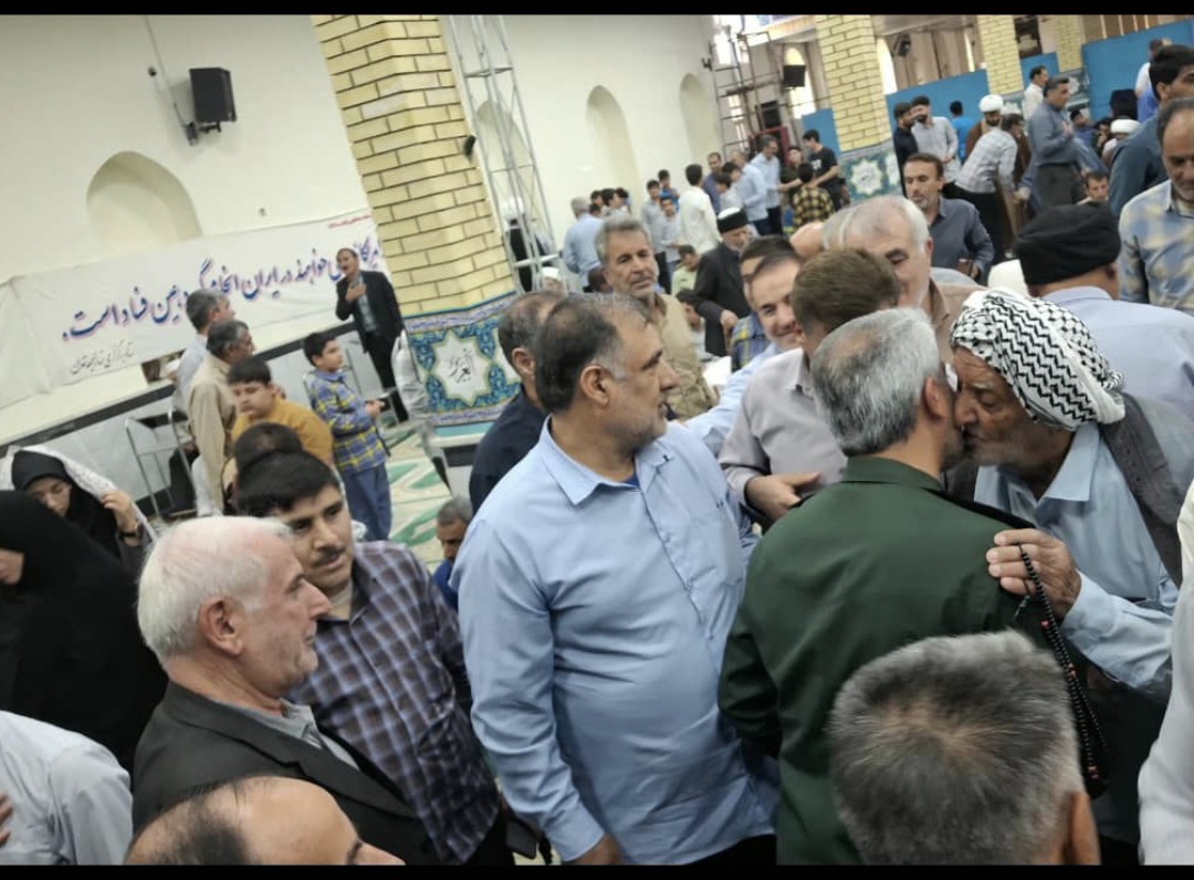 استقبال نمازگزاران نماز جمعه دهلران از انتصاب فرمانده جدید سپاه این شهرستان