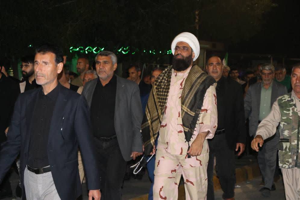سبک  دلنشین تکریم از حماسه سازان خیابان  توسط امام جمعه دهلران